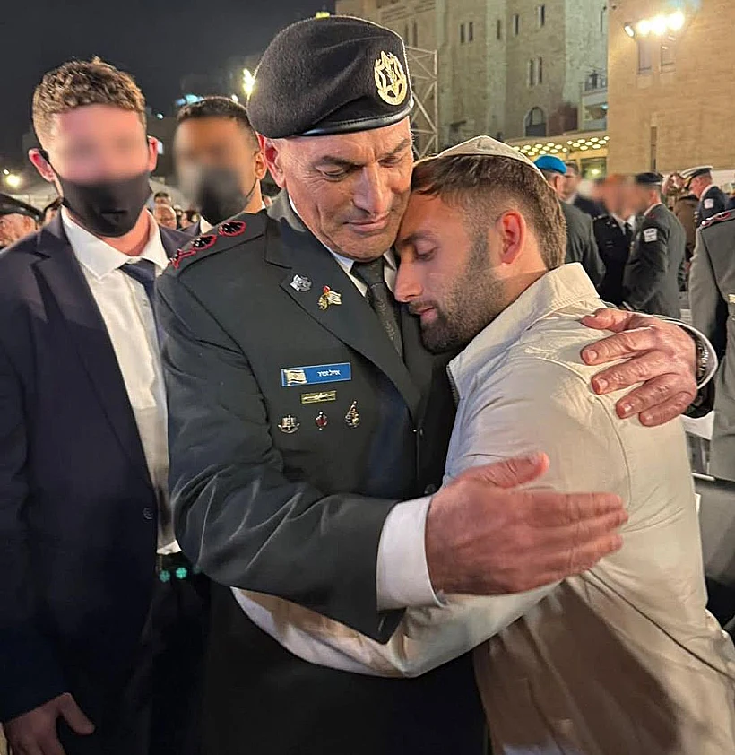 הרמטכ"ל אייל זמיר ושורד השבי מתן אנגרסט