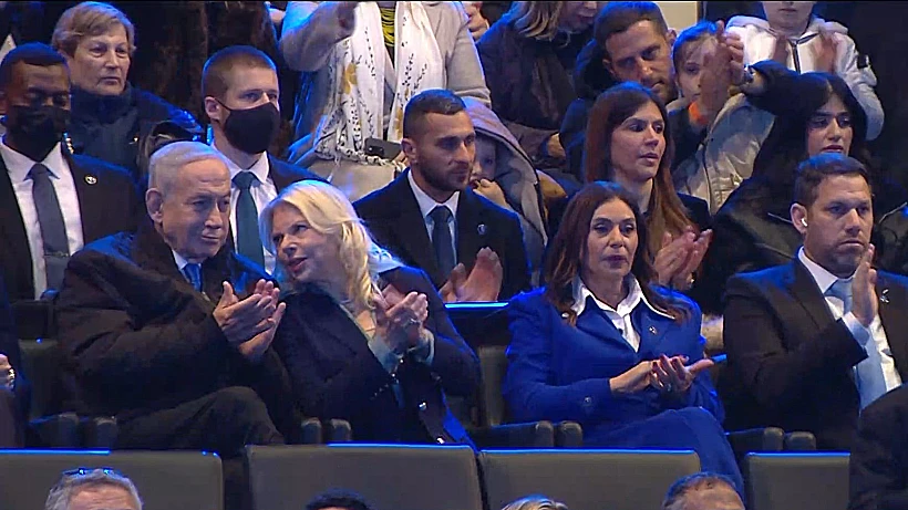 ראש הממשלה בנימין נתניהו, רעייתו שרה ושרת התחבורה מירי רגב בטקס הדלקת המשואות