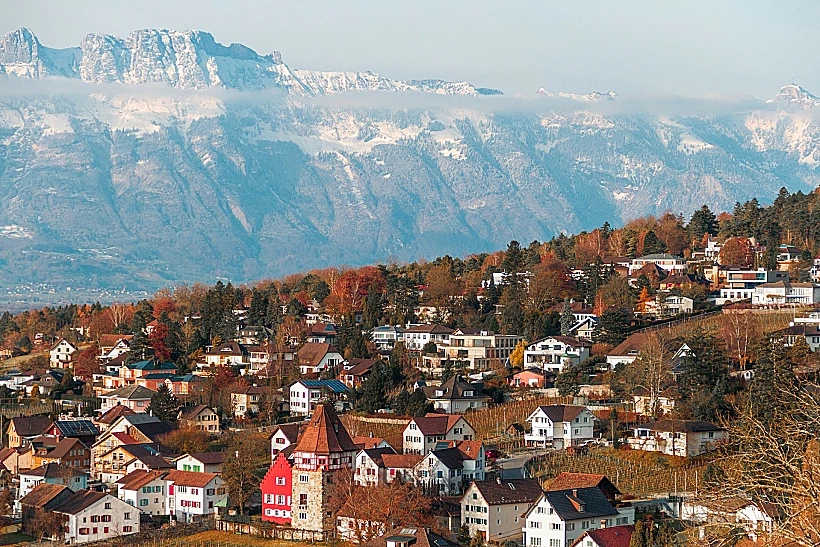כפר למרגלות האלפים בליכטנשטיין