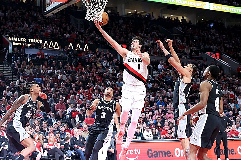 דני אבדיה במשחק מול סן אנטוניו