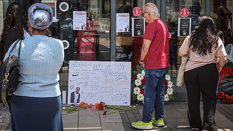 זירת הרצח בפתח תקווה שבה נדקר למוות ימנו בנימין זלקה