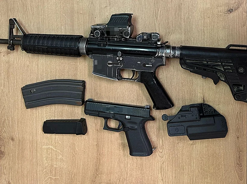 כלי הנשק שאותרו ברכבם של החשודים בירי באירועי חג נבי שועייב