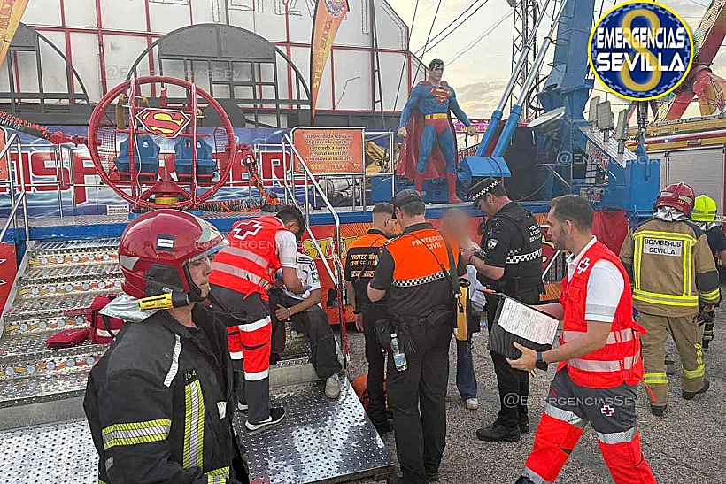 ארבעה בני אדם נפצעו באירוע, שני ילדים שהיו בתוך הקפסולה ושני אנשים נוספים