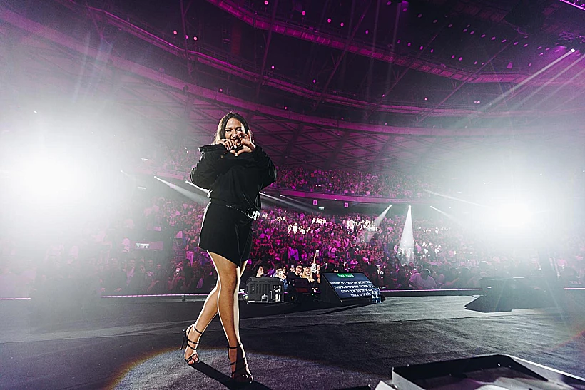 עדן בן זקן מופיעה בהיכל מנורה מבטחים