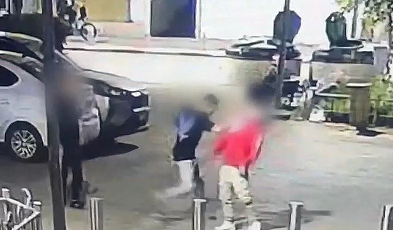 תקיפה של כנופיית נערים בפתח תקווה