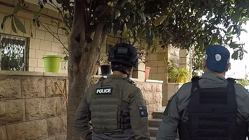 הפשיטה על בתיהם של החשודים בהתחזות ברהט