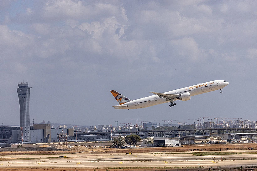 מטוס של איתיחאד איירווייז ממריא מנתב"ג