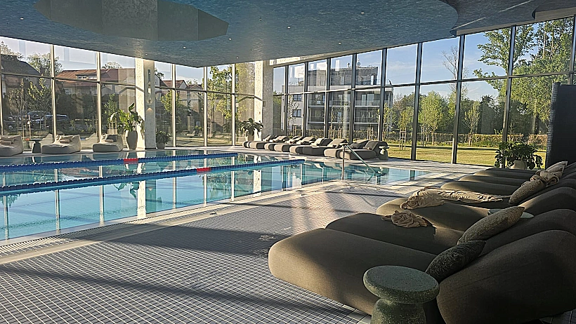 בריכה מחוממת פנימית מלון "Le Primore Hotel & Spa