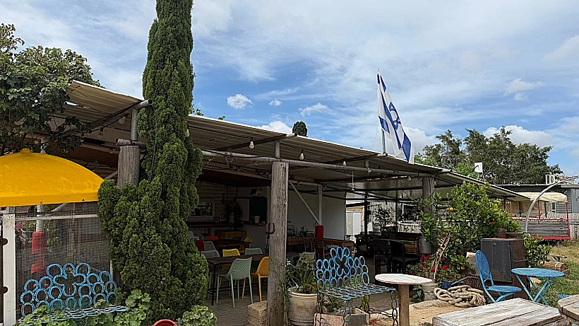 קפה קטן בחווה אחיהוד