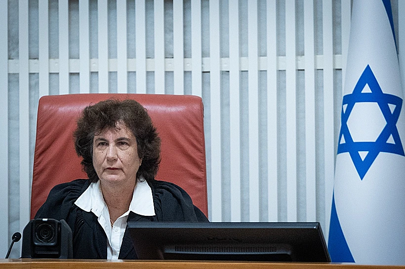 שופטת בית המשפט העליון דפנה ברק-ארז בדיון על סגירת גל"צ