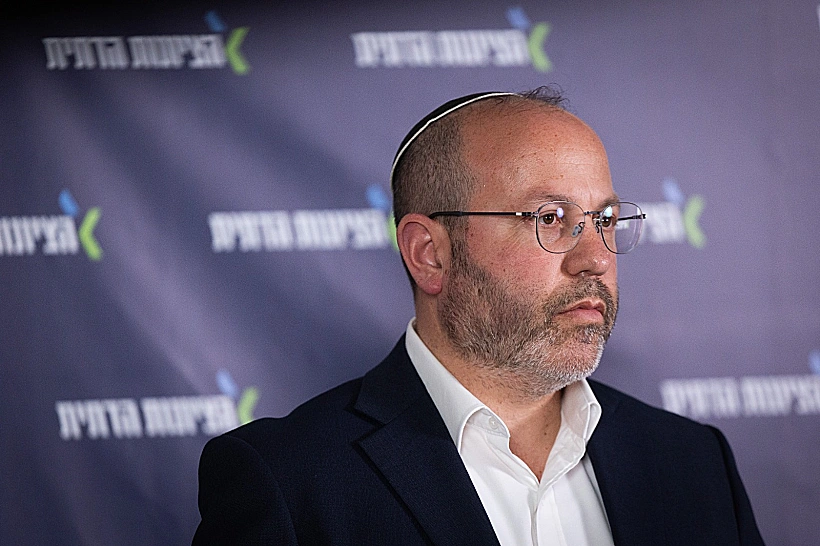 צביקה מור