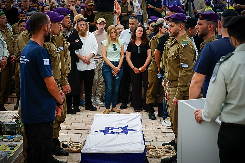 הלווייתה של סמל רותם ינאי בגבעת עדה