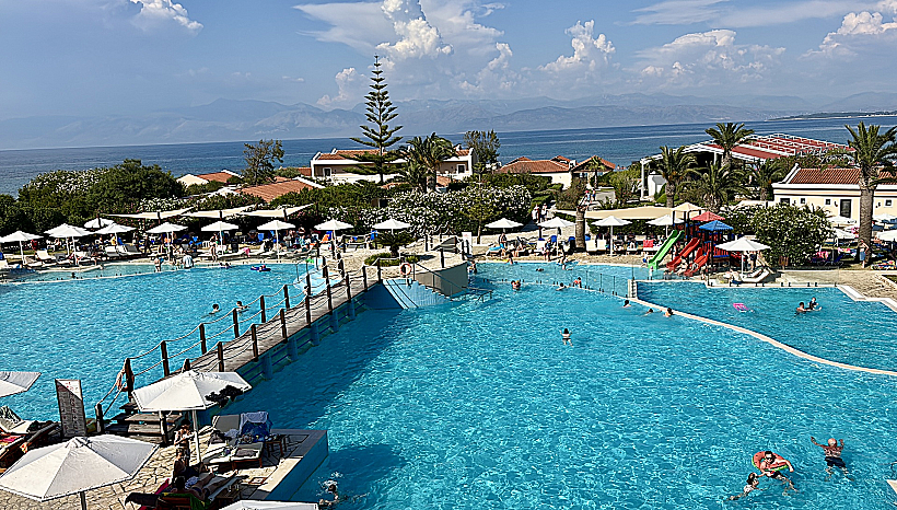 Roda Beach Resort & Spa קורפו