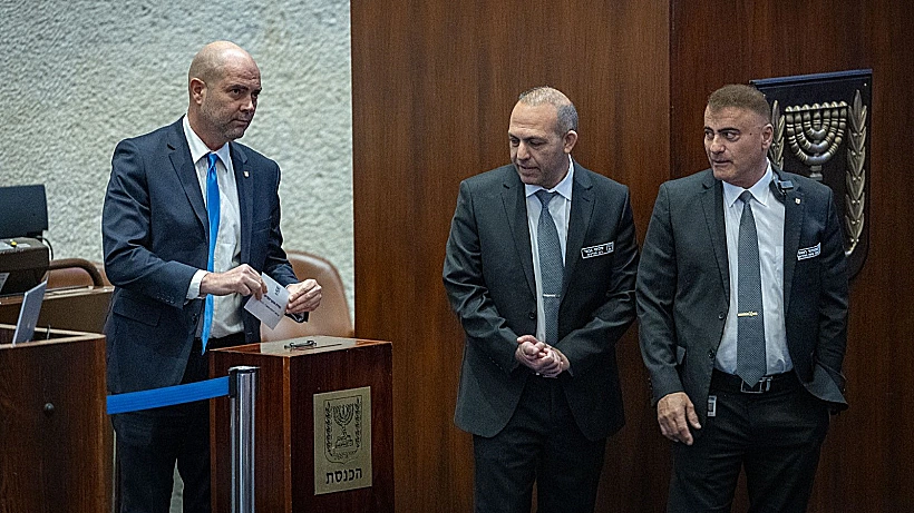 יו"ר ש"ס ח"כ אריה דרעי מצביע לתפקיד מבקר המדינה
