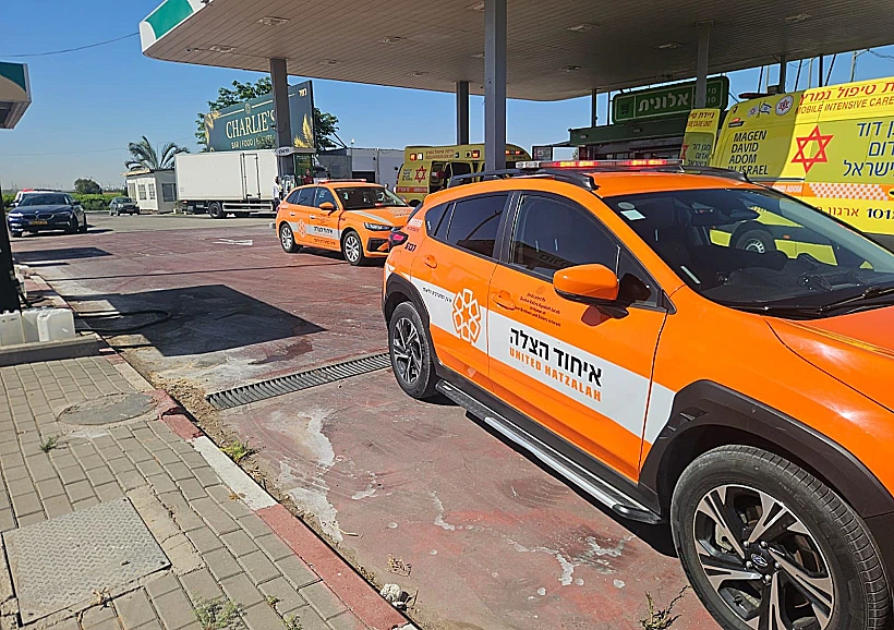 הזירה בתחנת הדלק בצומת ניר בנים