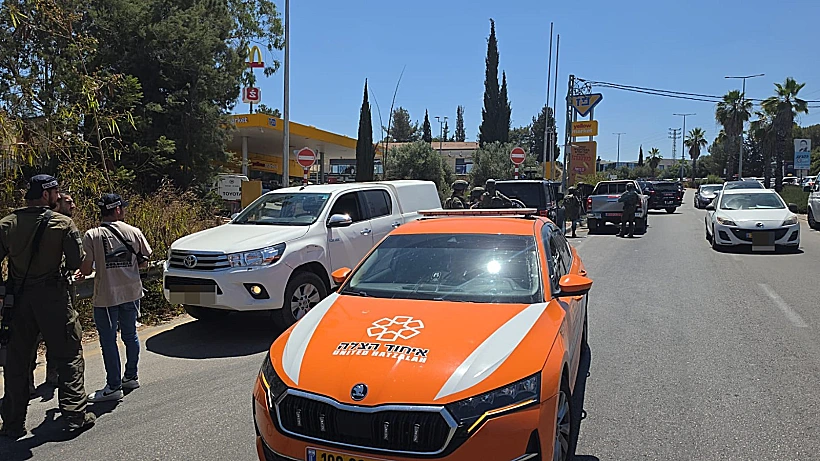 זירת הפיגוע בכניסה לכוכב יאיר-צור יגאל