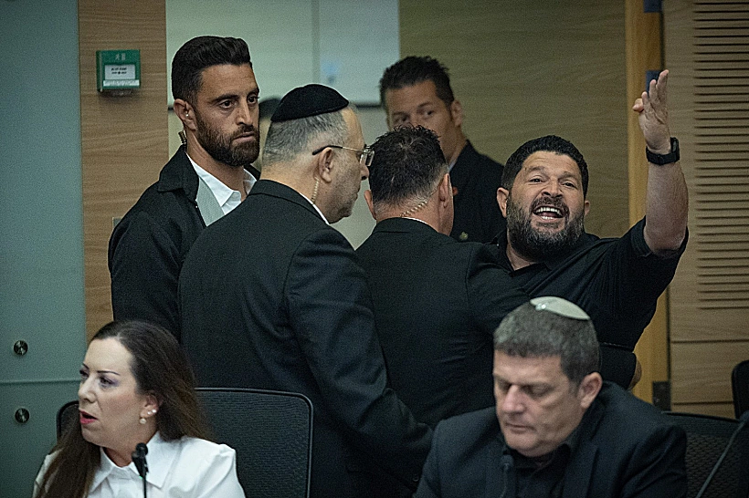 סגן השר אלמוג כהן בדיון בוועדת הכנסת
