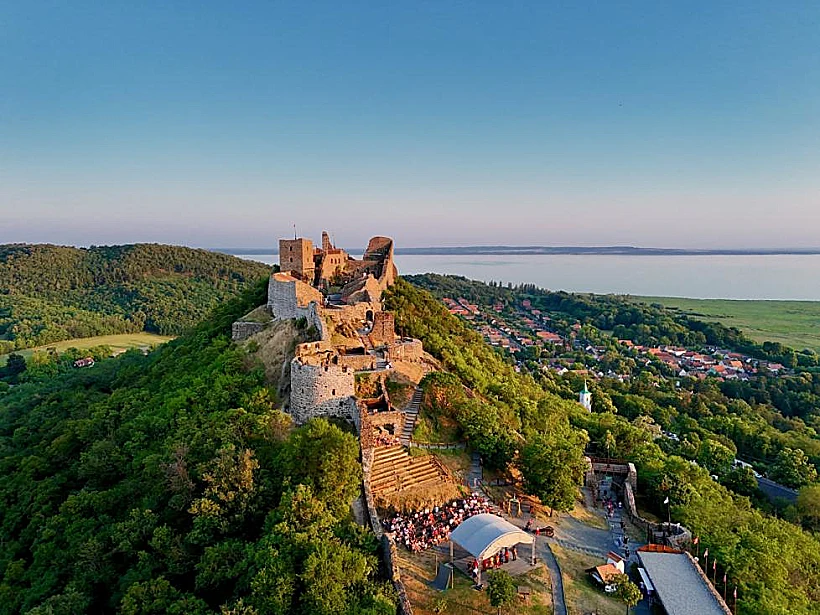 Visitbalaton365 .cs טירת SzigligetSzigligeti