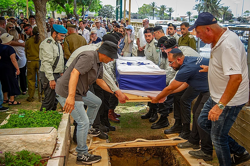 הלווייתו של רס"ר (מיל') אלכסנדר פילין בבית העלמין הצבאי בחיפה