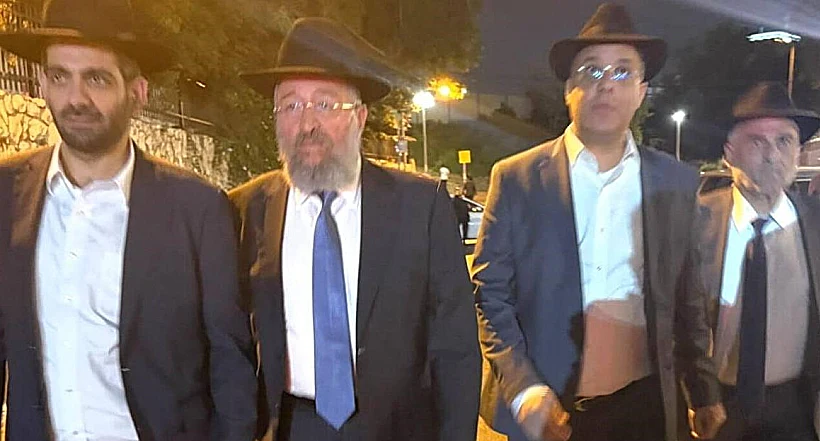 חברי הכנסת מש"ס שהשתתפו בעצרת נגד הגיוס בבני ברק: משה אבוטבול, יוני משריקי, יואב בן צור ומיכאל מלכיאלי