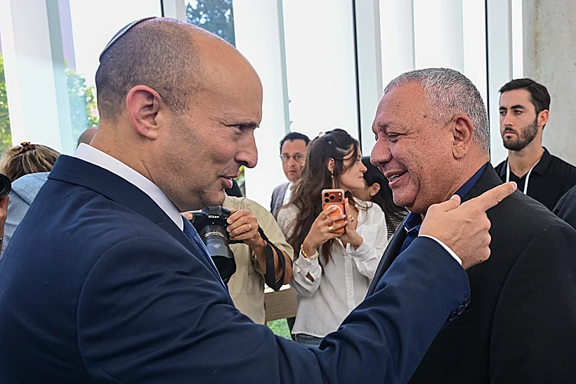 גדי איזנקוט ונפתלי בנט
