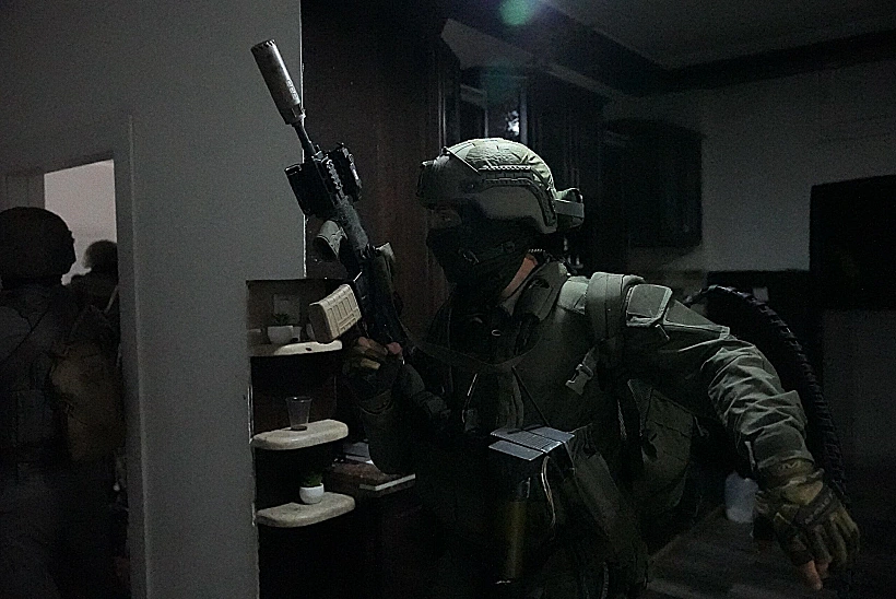 פעילות המשטרה ומג"ב למעצר חשודים בסחר באמל"ח