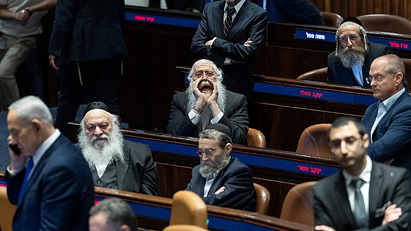 סערה בכנסת בהצבעה על חוק הקפאת מעצר עריקים
