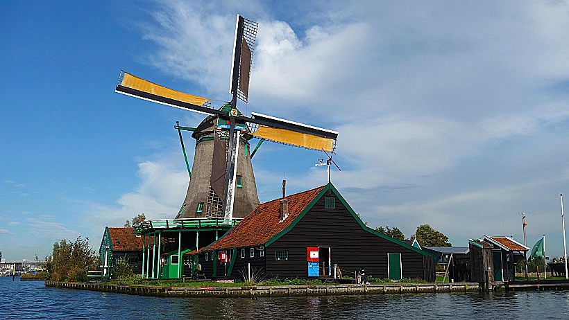 Dassel Zaanse Schans טחנת רוח במוזיאון זאנסה סכנס, זאנדאם