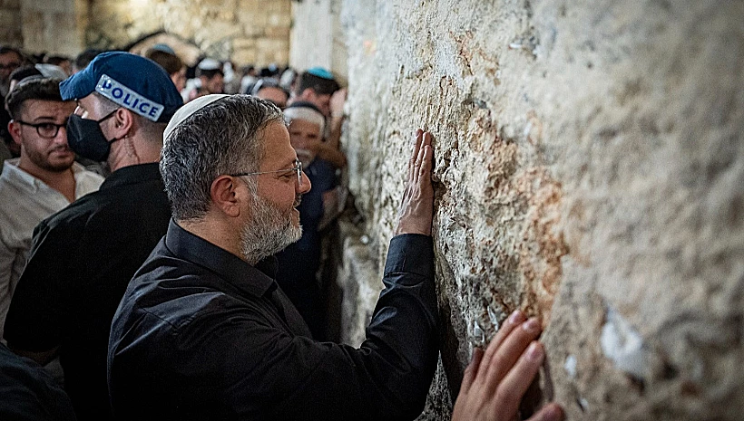 השר לביטחון לאומי איתמר בן גביר בכותל המערבי בערב ט' באב