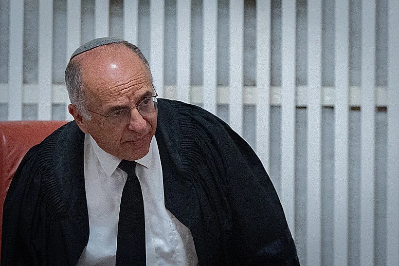 השופט נעם סולברג בדיון על החוק להקפאת מעצרי עריקים