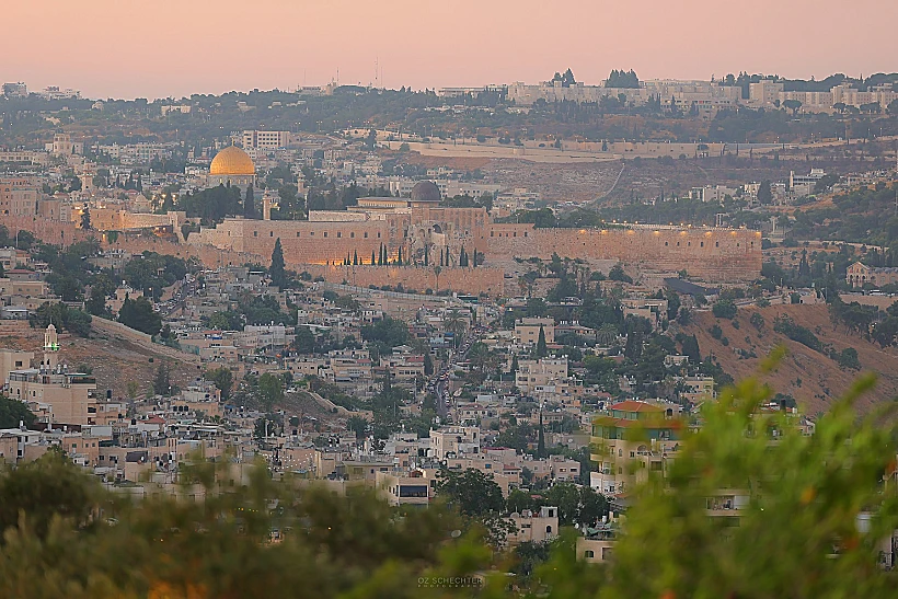 הנוף עוצר הנשימה מטיילת ארמון הנציב