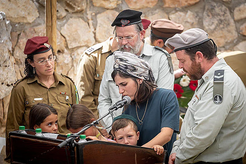אליה בירנשטוק, אשתו של רס"ן הראל בירנשטוק בהר הרצל שבירושלים