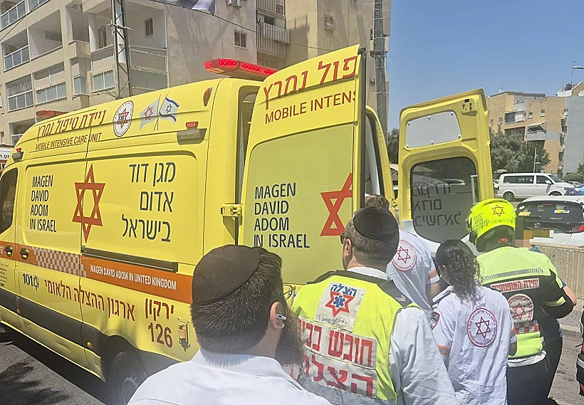 הזירה בלוד בה אותר ילד בן 5 מחוסר הכרה ברכב