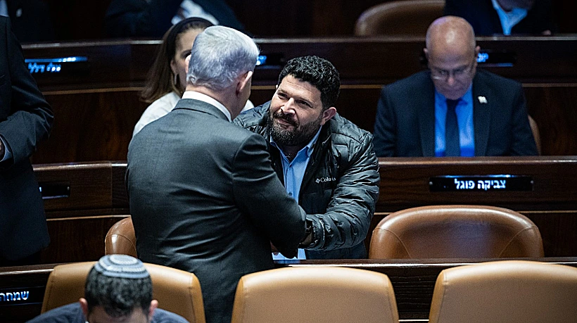 סגן השר אלמוג כהן וראש הממשלה בנימין נתניהו בכנסת