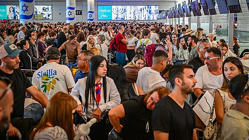 תורי ענק בנתב"ג