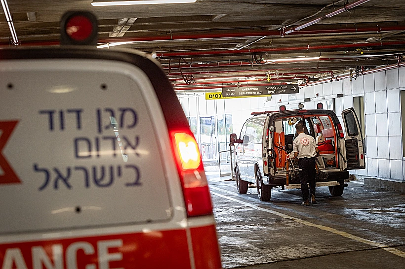 אמבולנסים בכניסה לחדר המיון בבית החולים שערי צדק בירושלים