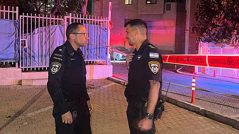 כוחות משטרה בזירת השריפה בראשל"צ