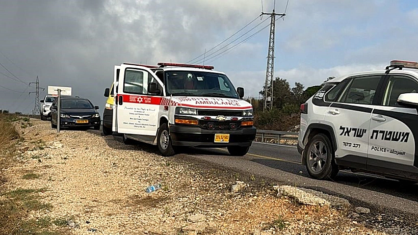 אמבולנס וניידת משטרה בגליל
