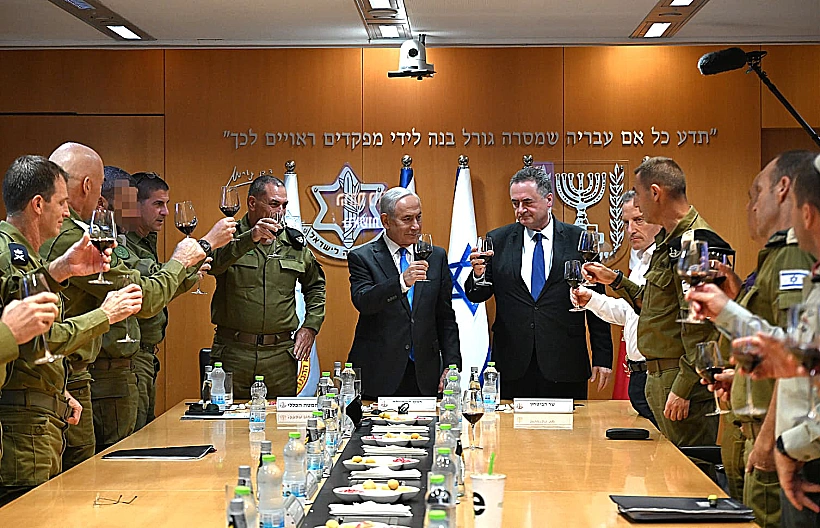 רה"מ נתניהו, השר כ"ץ והרמטכ"ל זמיר בהרמת כוסית עם פורום מטכ"ל