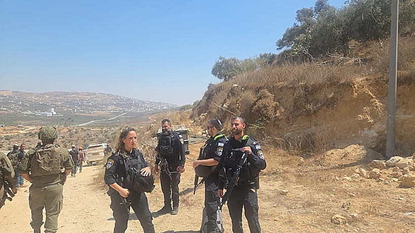 כוחות משטרה בזירת הפיגוע בשומרון