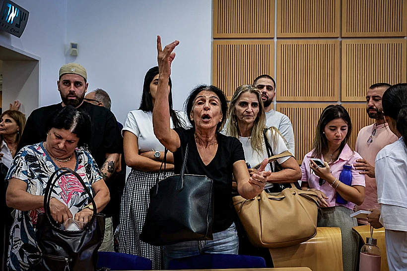 בני משפחתם של אליאב אבוקסיס ושחף דנינו בהקראת גזר הדין של הנהגת הפוגעת