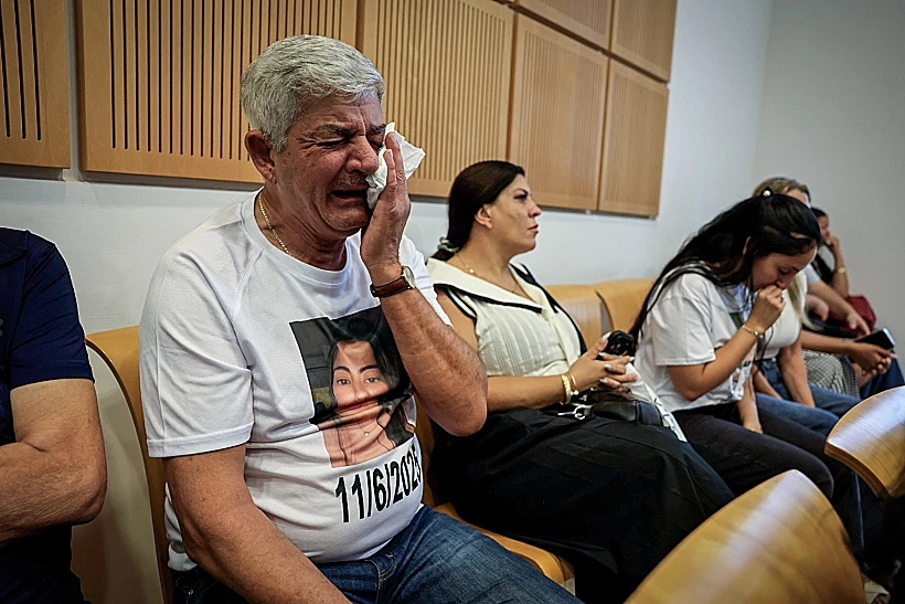 בני משפחתם של אליאב אבוקסיס ושחף דנינו בהקראת גזר הדין של הנהגת הפוגעת