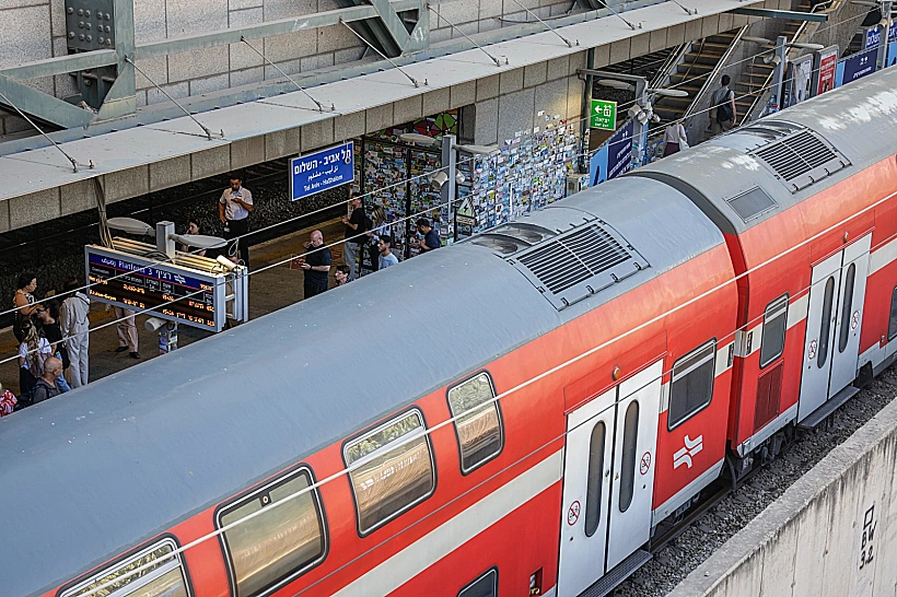 רכבת ישראל בתחנת תל אביב השלום