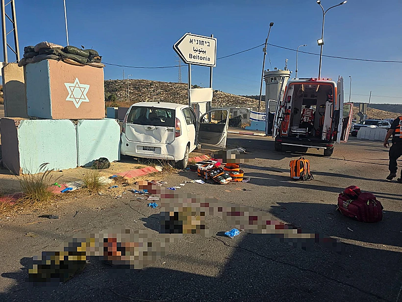 זירת הפיגוע במחסום מכבים