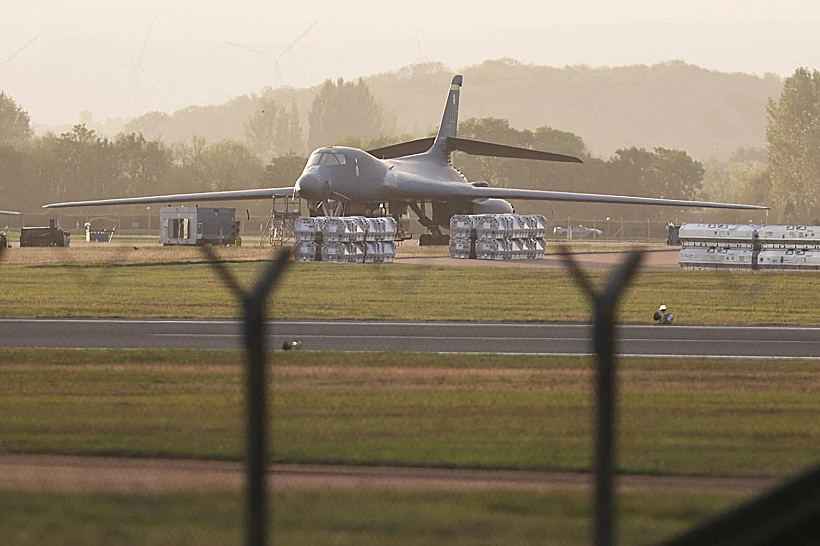 מפציץ B-1B Lancer בבסיס חיל האוויר המלכותי פיירפורד בבריטניה