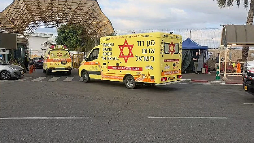 אמבולנסים ממתינים בנתב"ג