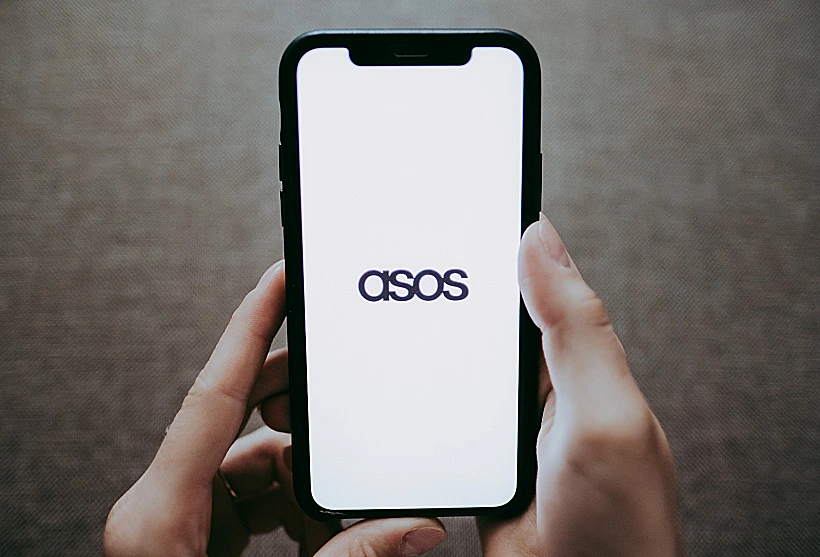 לקוחות ASOS קיבלו הודעה לטלפונים: "האתר נפרץ"