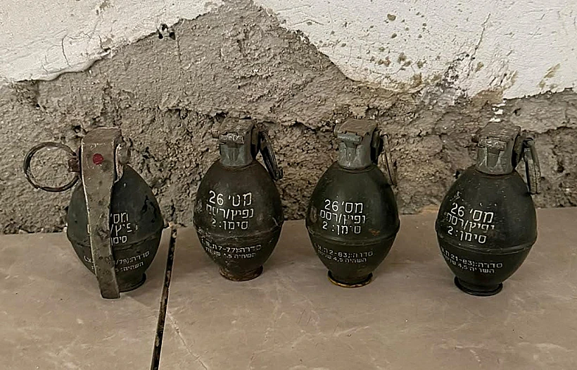 רימונים שאותרו בשוחת ביוב בזרזיר