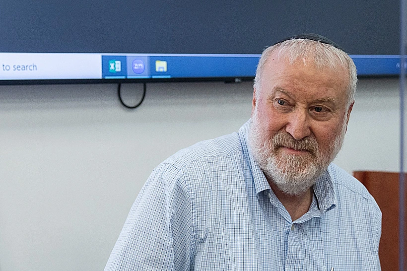 היועמ"ש לשעבר אביחי מנדלבליט בבית המשפט