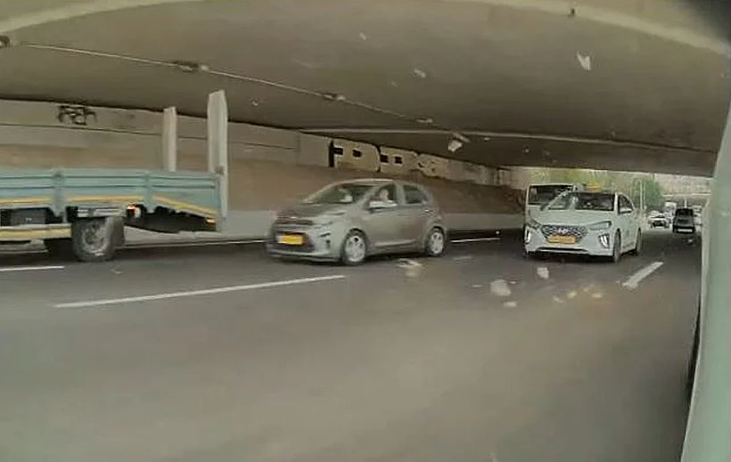 השלכת אבנים בנתיבי איילון